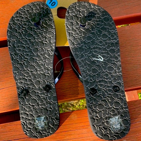 🆕 Roxy Ltd Edition Pride/Rainbow Women’s Classic Logo Flip-Flop Sandals - Picture 7 of 7